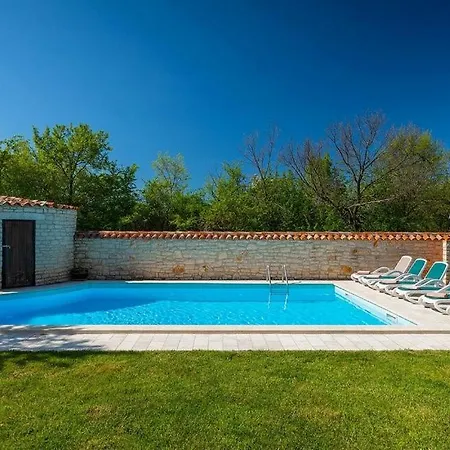Vila Lamija *