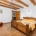 Vila Lamija By Villsy *